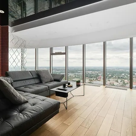 Sky Tower - Luxurious 37Th Floor Apartment By Renters דירה ורוצלב