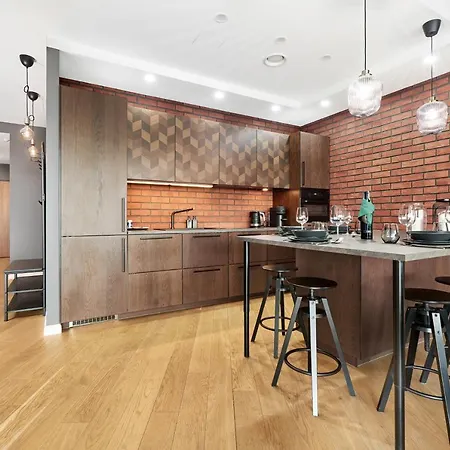 Sky Tower - Luxurious 37Th Floor Apartment By Renters *