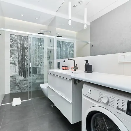 Sky Tower - Luxurious 37Th Floor Apartment By Renters * ורוצלב