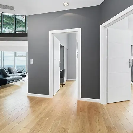 Sky Tower - Luxurious 37Th Floor Apartment By Renters *