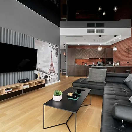 Sky Tower - Luxurious 37Th Floor Apartment By Renters דירה *